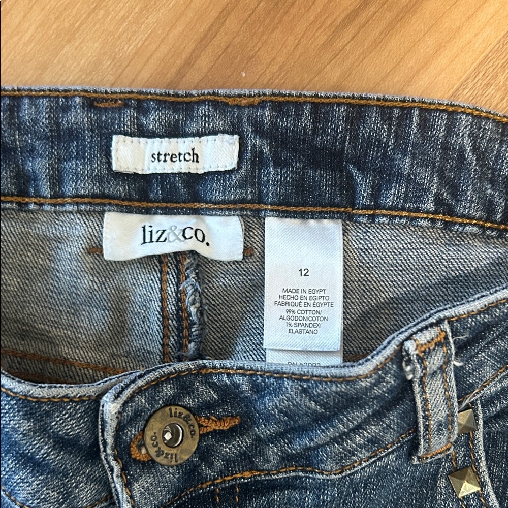liz & co. Women's Boyfriend Jeans in Medium Blue Wash - Picture 2 of 5